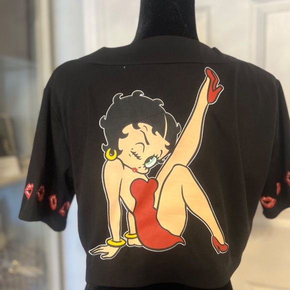 Never worn Betty Boop Crop top - Picture 4 of 5
